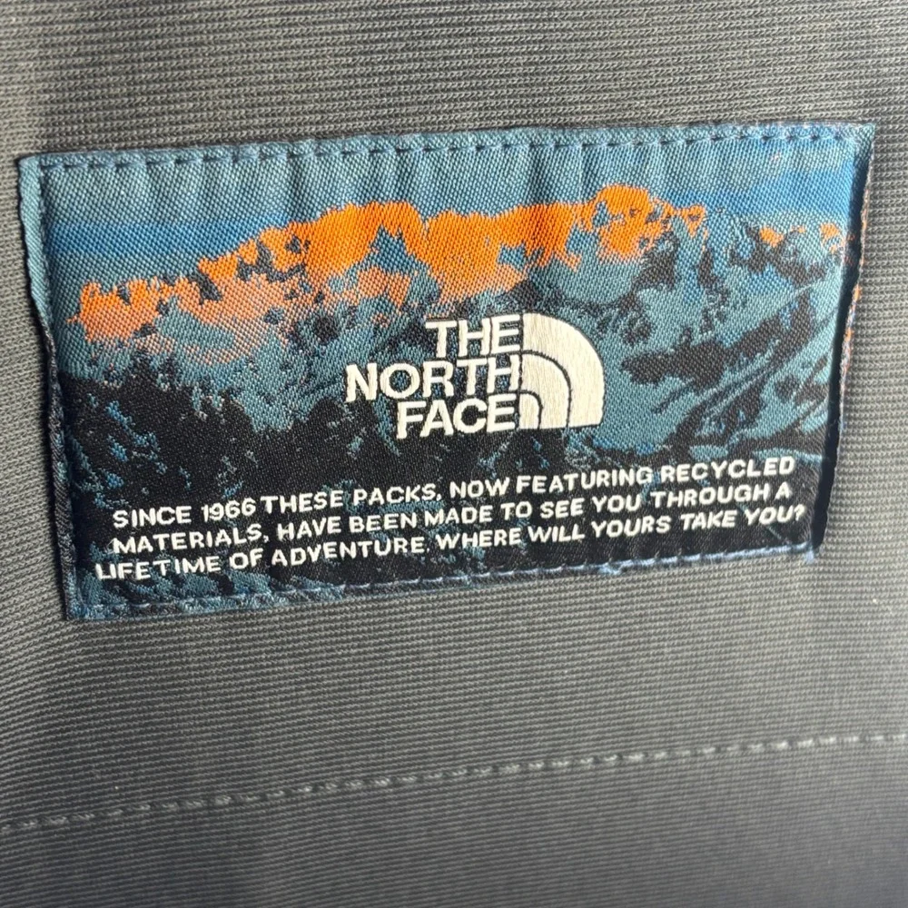 The North Face Borealis Backpack Unisex OS Blue FlexVent Laptop Sleeve Hiking